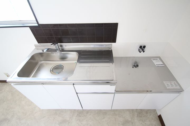 南鴨宮サニーハイツのキッチン