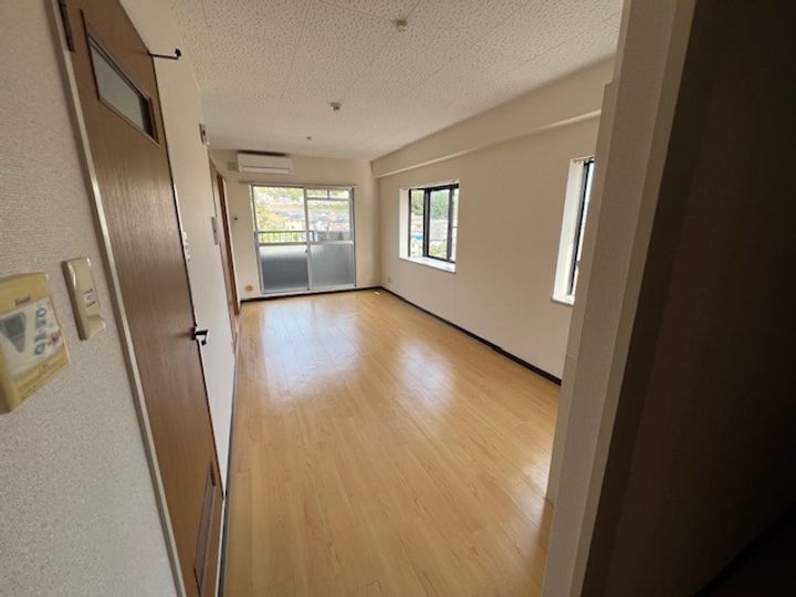 広島県広島市安佐南区安東2(マンション)の賃貸物件の居間