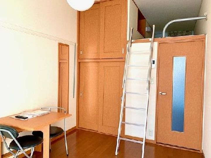 レオパレスリラティブ萩原IIの居間