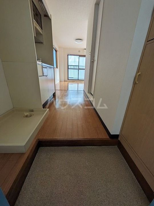 石井ハイツの玄関