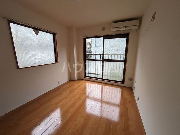 石井ハイツの居間