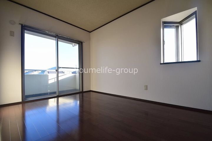 神奈川県小田原市蓮正寺(マンション)の賃貸物件の居間