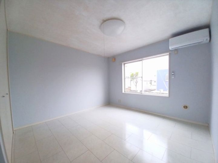 アローヒルズ三号館の居間