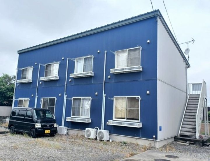 アローヒルズ三号館の外観