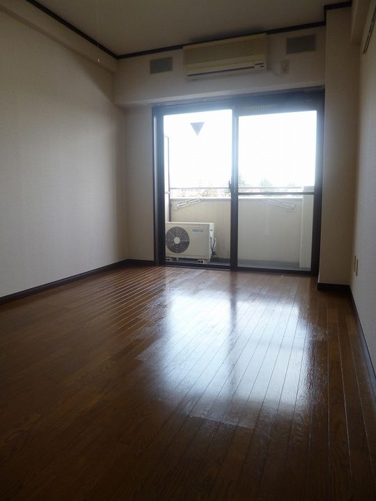 東京都立川市砂川町6(マンション)の賃貸物件の居間