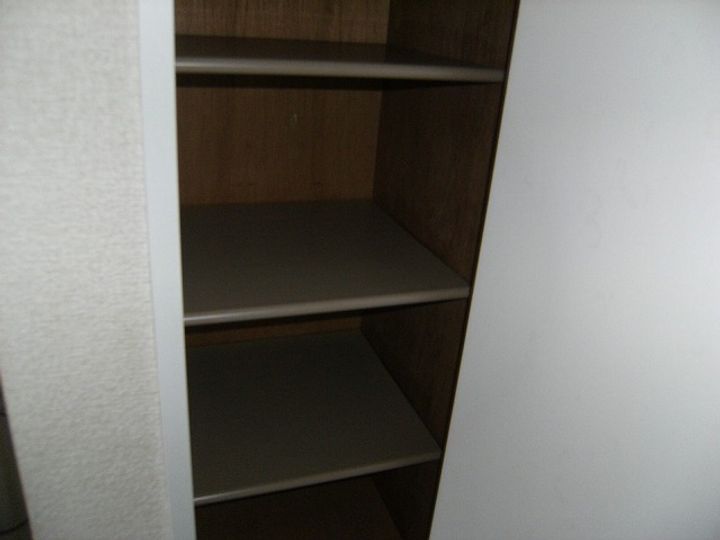 レオパレスヨコミチの玄関