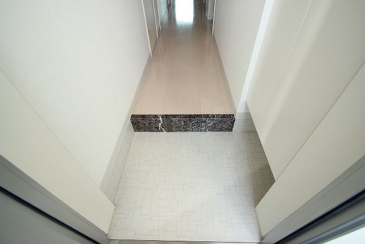 ラ・テール袋町公園の玄関