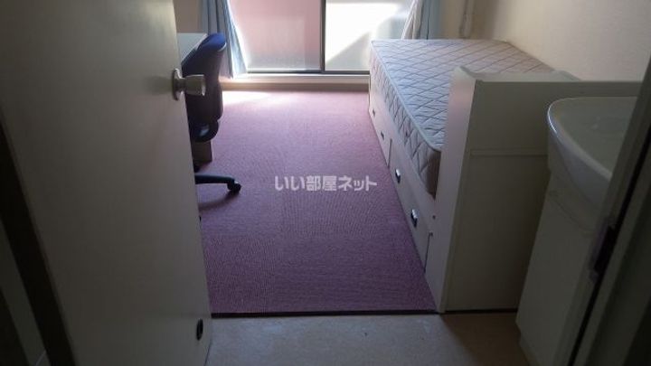 ドーミー赤池の玄関