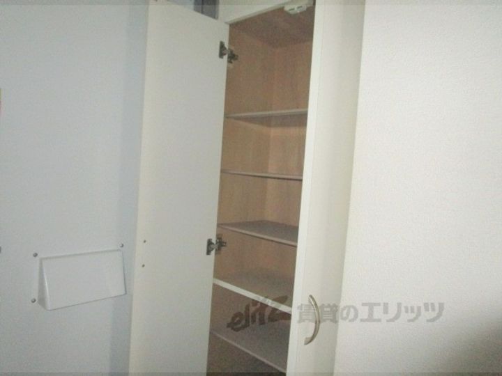 レオパレスハウス香里ヶ丘の内装