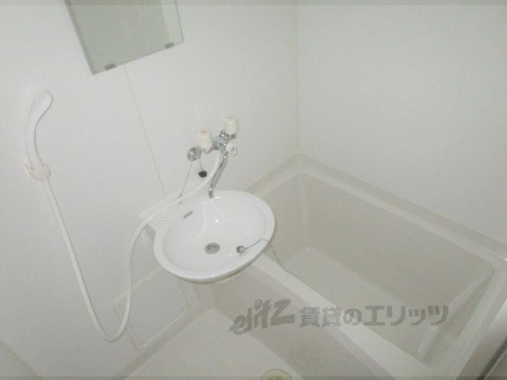 レオパレスハウス香里ヶ丘の風呂