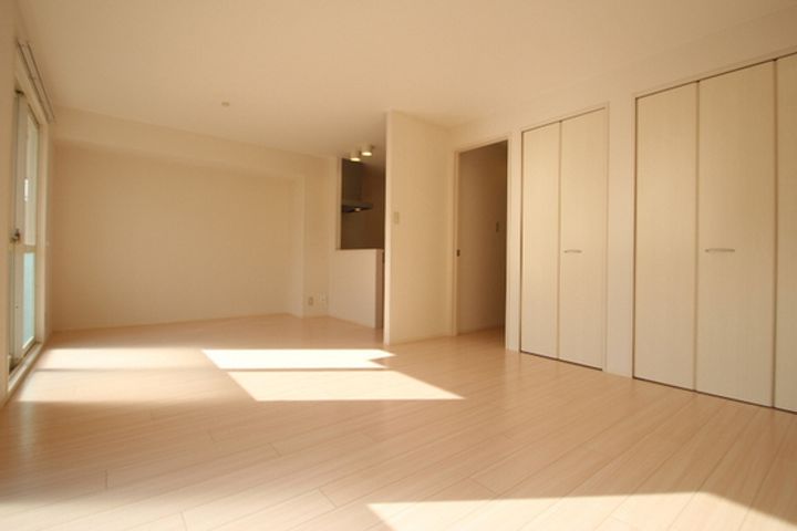 サンライズ原田 B棟の居間