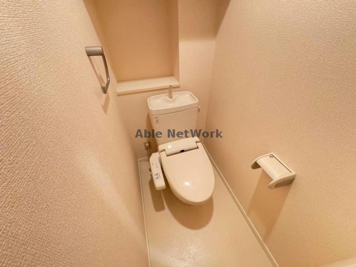 QREST熊大病院前の内装