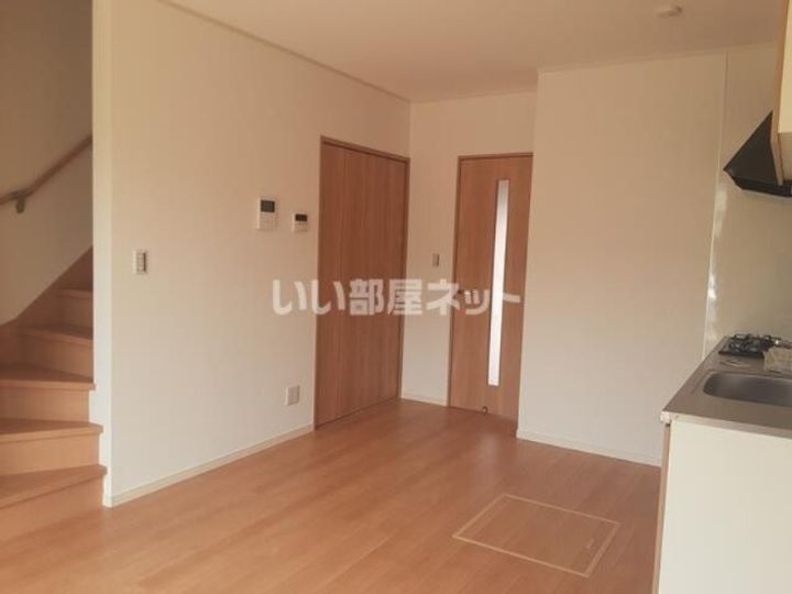 埼玉県吉川市中央2(アパート)の賃貸物件の居間