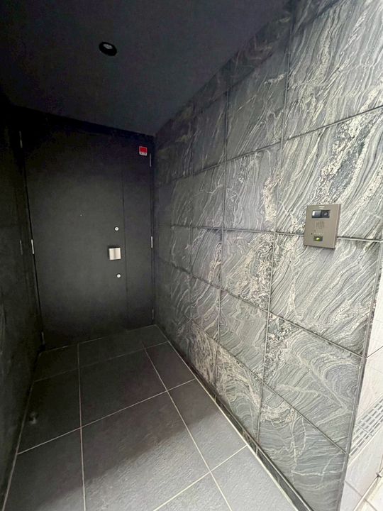 東京都品川区上大崎2(マンション)の賃貸物件の玄関