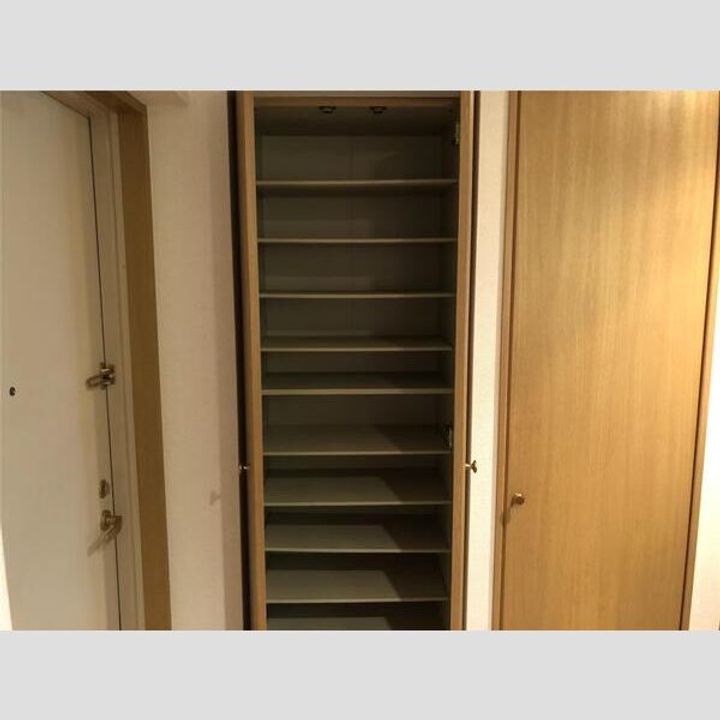 プチ・ルミエの玄関