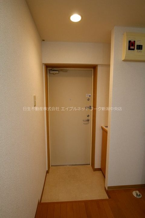 ユートピア三愛東堀の玄関