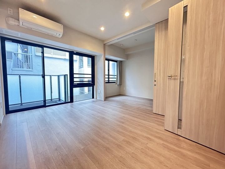 ピアース代々木上原の居間