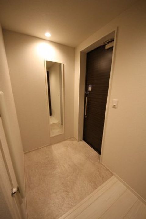 メゾン・ド・プリュネの玄関