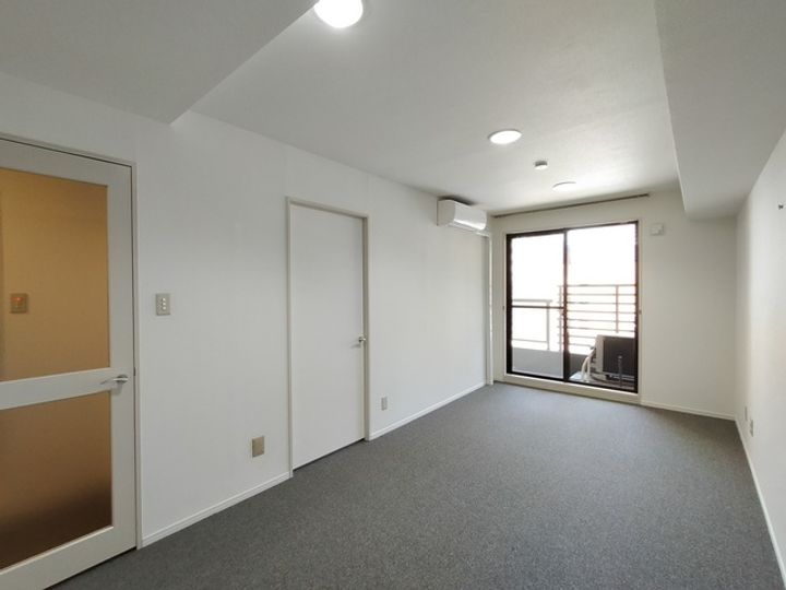 虎ノ門ガーデンの居間