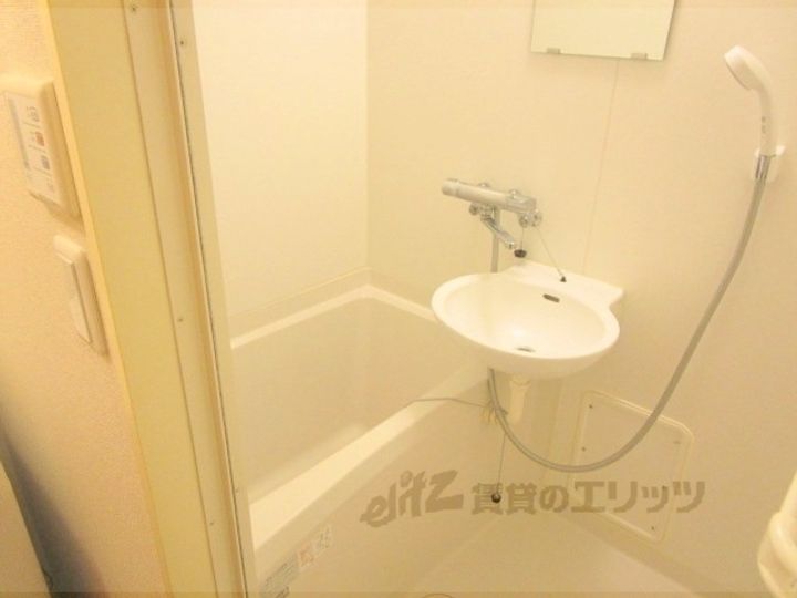 レオパレスヴィラ南田附1の風呂