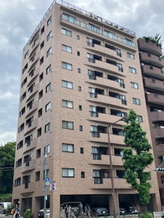 文京ツインタワーの外観