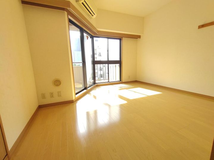 文京ツインタワーの居間