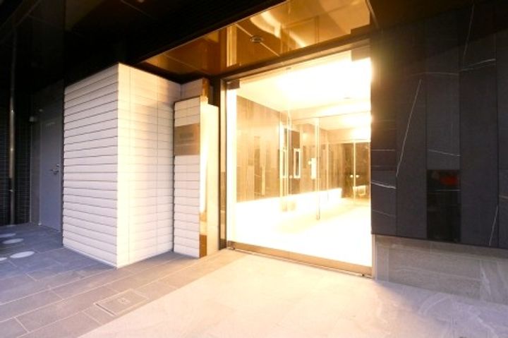 東京都新宿区山吹町の賃貸マンションの外観