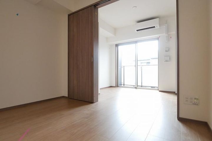 東京都新宿区山吹町の賃貸マンションの居間