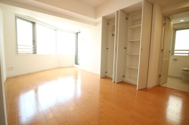 プライムアーバン四谷外苑東の居間