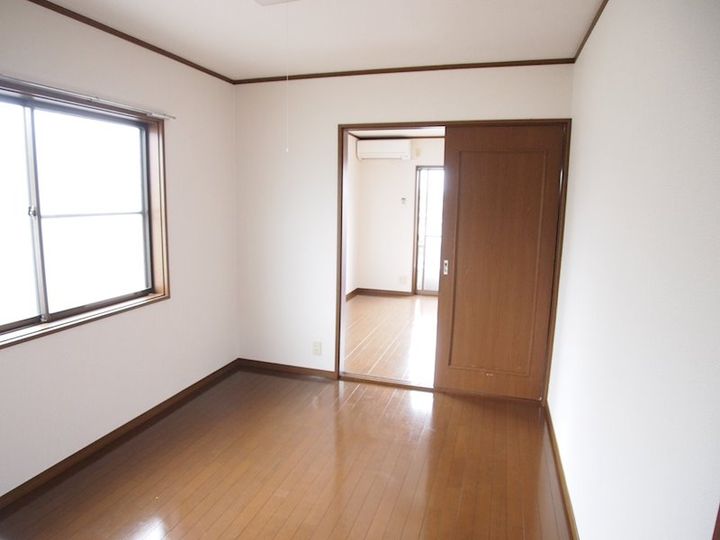 サンシャインハイツの居間