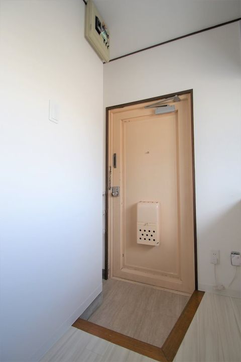 レジデンス石川の玄関