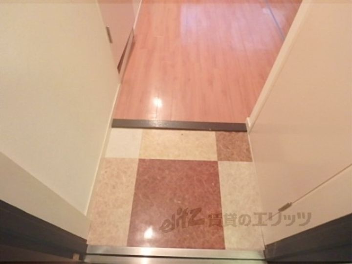 烏丸アネックスの玄関