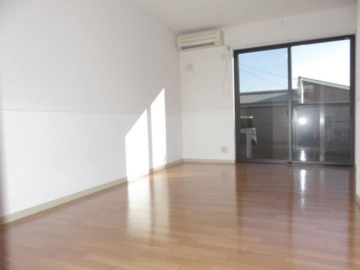 メゾンK&Tの居間