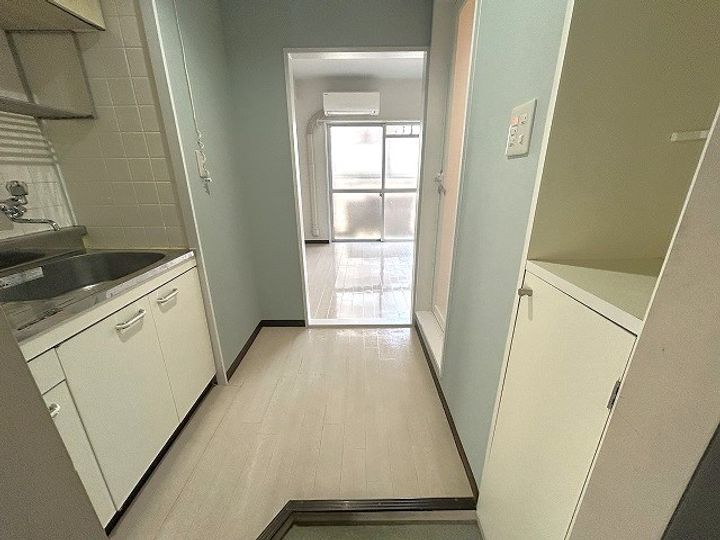 ロイヤルハウス高野の玄関