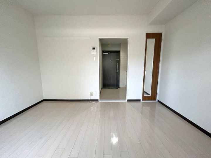 ロイヤルハウス高野の内装