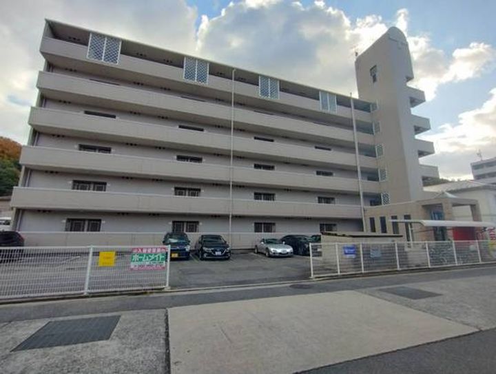 フロール神原の外観