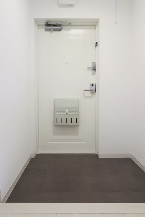 URアーバンラフレ虹ヶ丘中の玄関