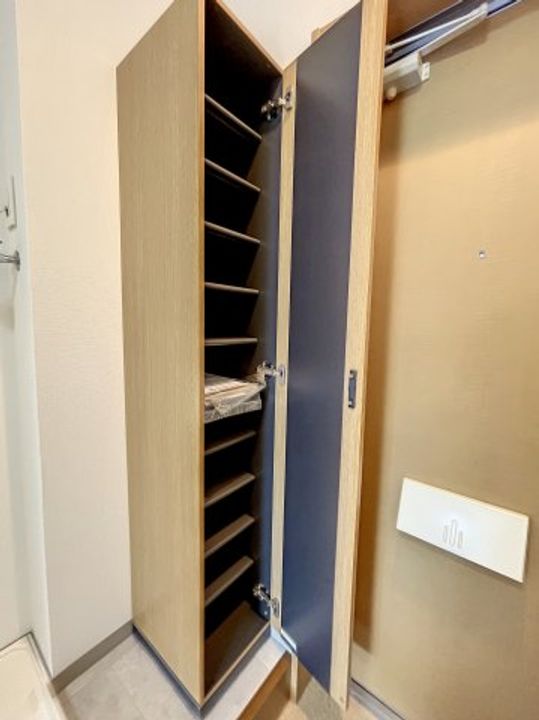 リノベイト綾瀬の玄関