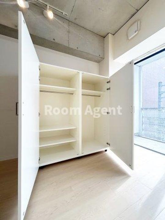 スクエア名駅南の内装