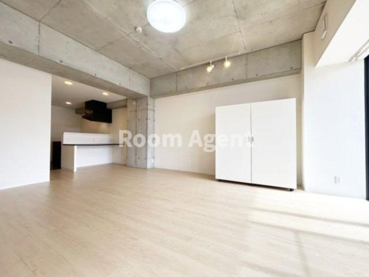 スクエア名駅南の居間