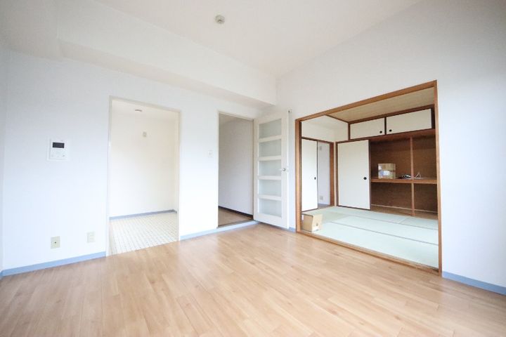 兵庫県尼崎市大庄北3(マンション)の賃貸物件の居間
