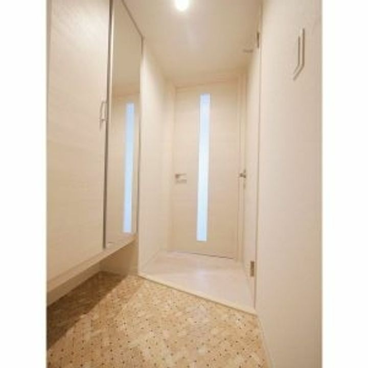 北海道札幌市中央区南十一条西8(マンション)の賃貸物件の玄関