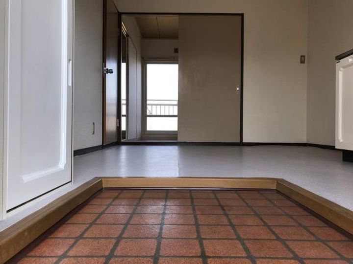 ダックハウス中島 B棟の玄関