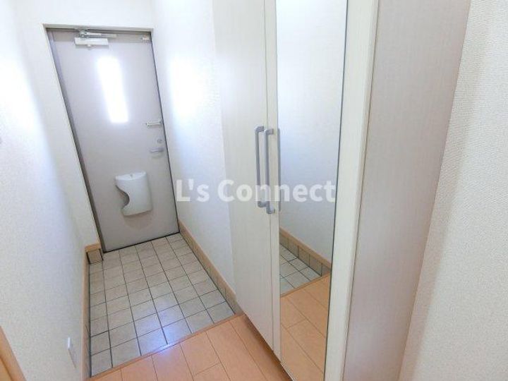 エヌエスハイム Aの玄関