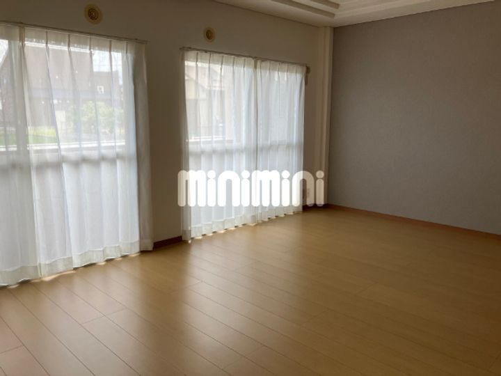 バンディアンハイツの居間