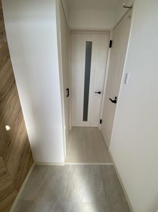 大阪府四條畷市中野3(アパート)の賃貸物件の玄関