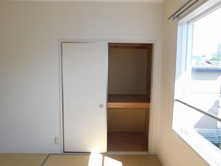 フレグランス大町 B棟の内装