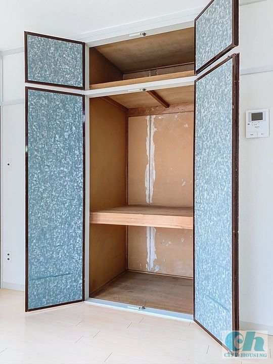 魚秀ビルの内装