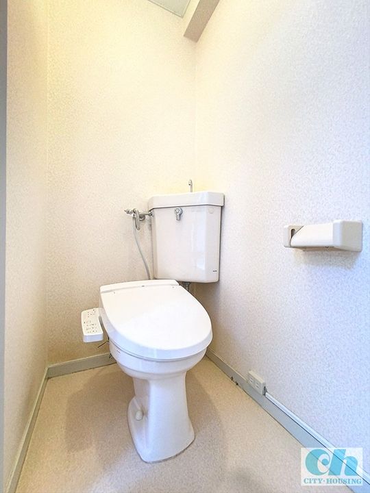 魚秀ビルの内装