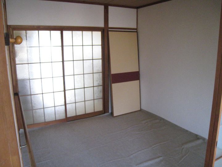 別府ビル 202の居間